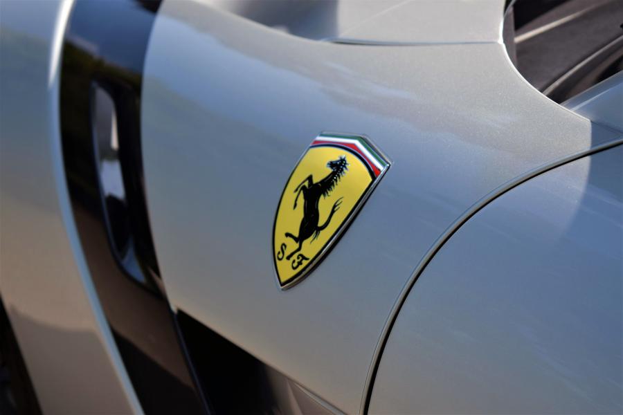 Детали экстерьера Ferrari F12tdf Tailor Made 2016 года  (UK) (фото 16 из 40)